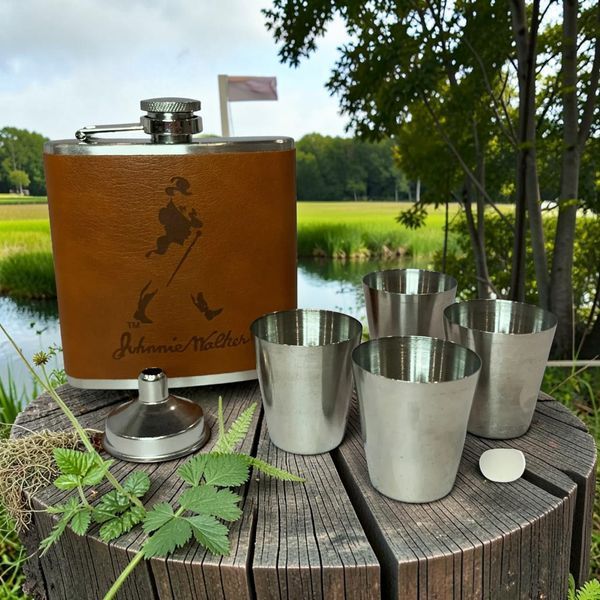 Подарунковий набір фляга Johnnie Walker QK-3-1 Brown 7oz/210 мл з чарками 11826 фото