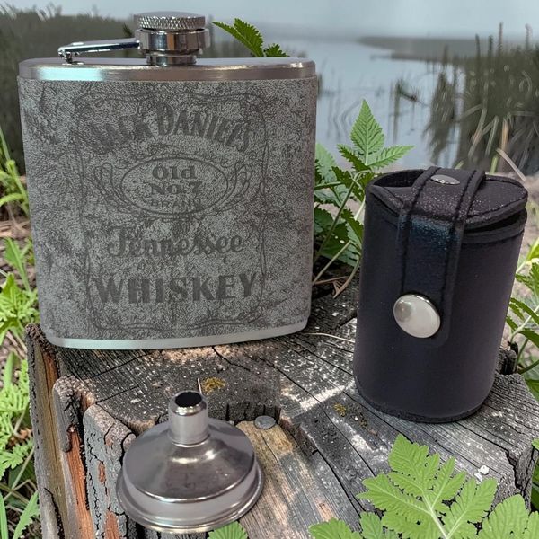 Подарунковий набір фляга Jack Daniel&rsquo;s QK-1-3 Grey 7oz/210 мл з чарками 11857 фото