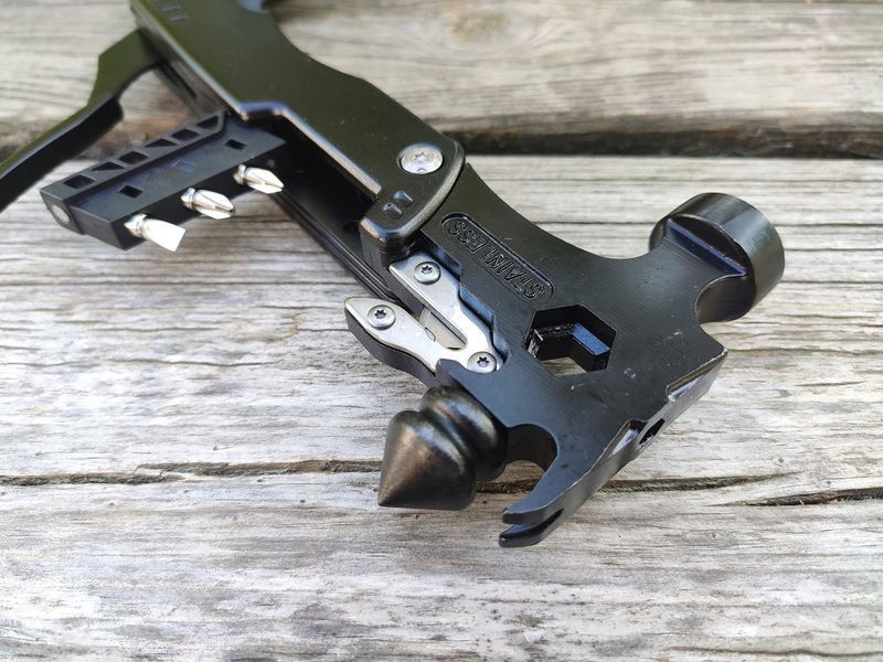 Мультитул Молоток Traveler MS-034-F Black Hammer 8 в 1 з набором біт мультифункціональний інструмент у чохлі 06740 фото