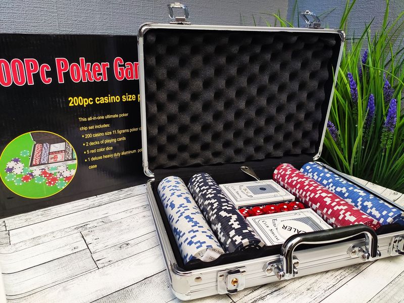 Ігровий набір Покер на 200 фішок з номіналом в алюмінієвому кейсі Poker Game Set BG__200N фото