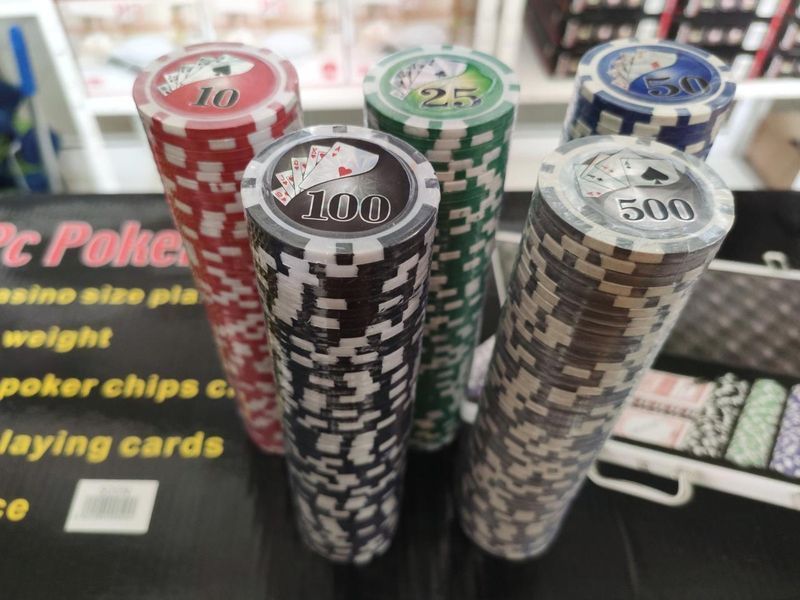 Игровой набор Покер на 500 фишек с номиналом в алюминиевом кейсе Poker Game Set BG_500N фото