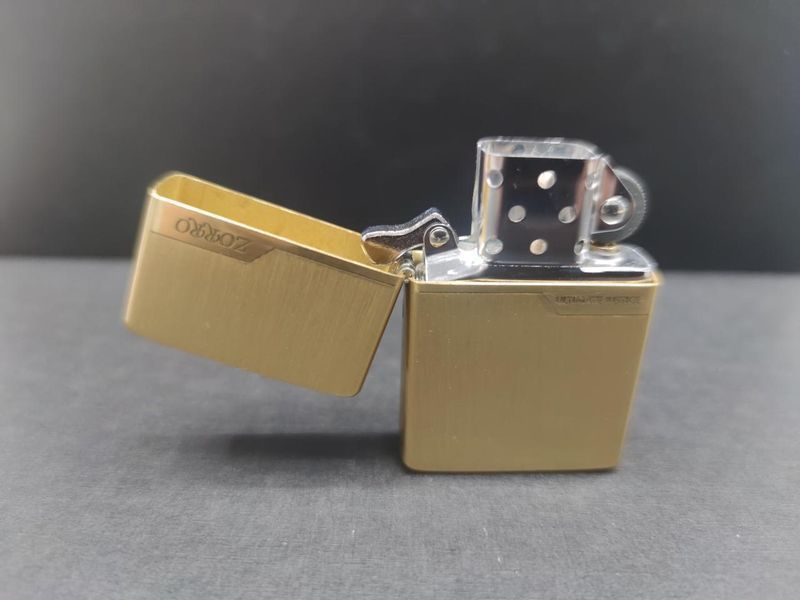 Зажигалка бензиновая ZORRO ULTIMATE JUSTICE Gold LI_P_351Gold фото