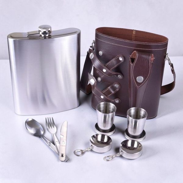 Набір похідний Brown Skin  GT-5 Brown фляга 1400ml 2 складних склянки 70ml ложка виделка ніж у шкіряному чохлі 07156 фото