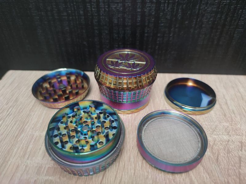 Гриндер для измельчения табака Grinder Three Hemp Leaf Colorfull Ice Sm_G204Colorfull фото