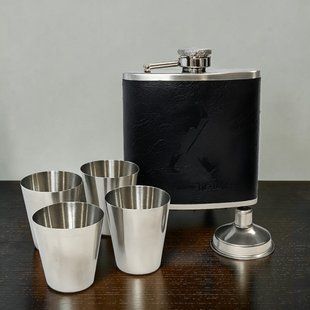 Подарунковий набір фляга Johnnie Walker QK-3-4 Black 7oz/210 мл з чарками 11828 фото