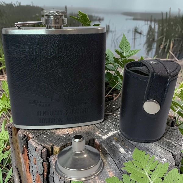 Подарунковий набір фляга Jim Beam QK-2-2 Black 7oz/210 мл з чарками 11852 фото