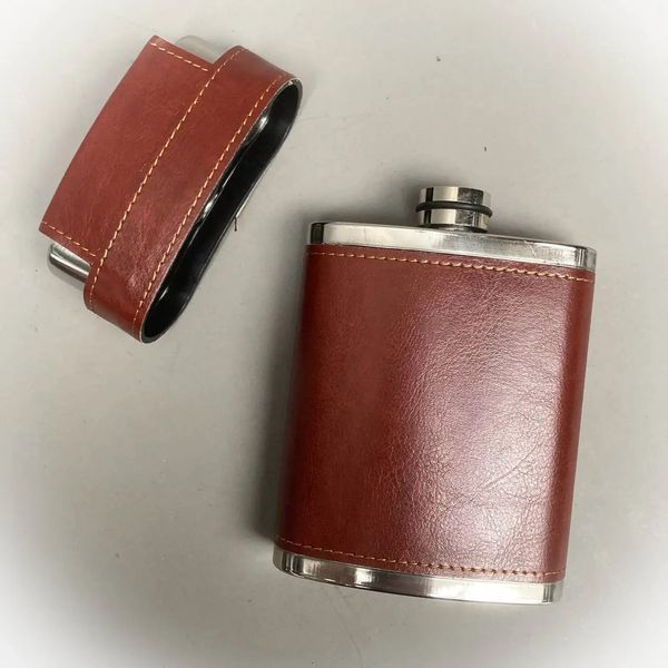 Фляга в шкірі 266 мл 9oz 3 стопки 10 мл у кришці BZ-9 Brown 06634 фото
